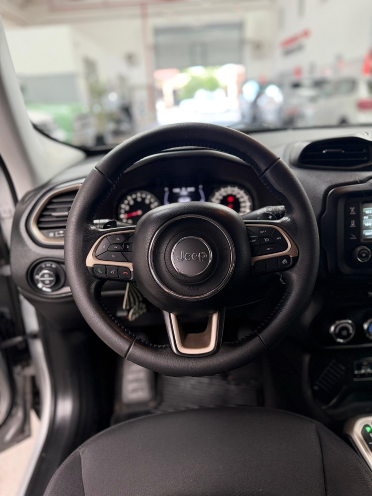 Jeep RENEGADE SPORT 1.8 AT6 — foto 3